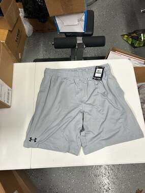 Under Armour Men's UA Team Tech Vent 9-Inch Shorts Gray Size Large
